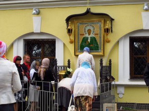 Икона святой блаженной Матроны Московской на Территории Покровского монастыря
